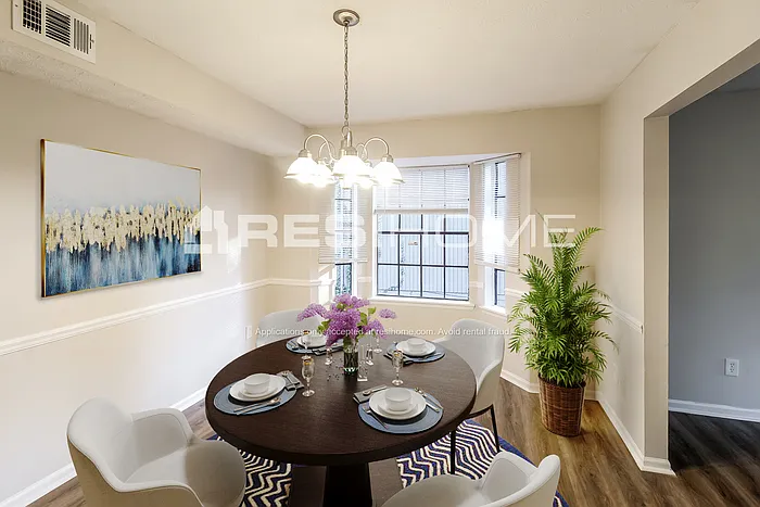 915 Mainstreet Lake Dr — Photo 3