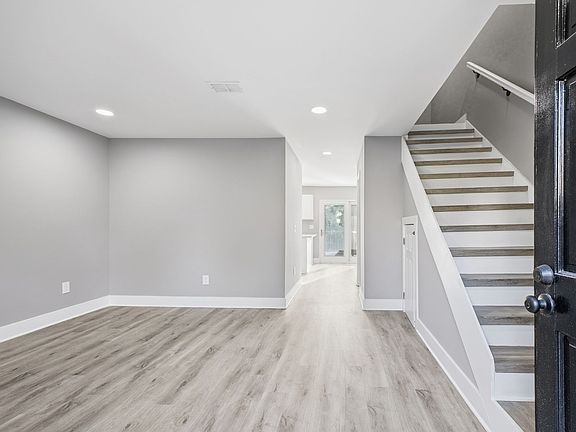 5th image of 408 Huntington Ridge Dr