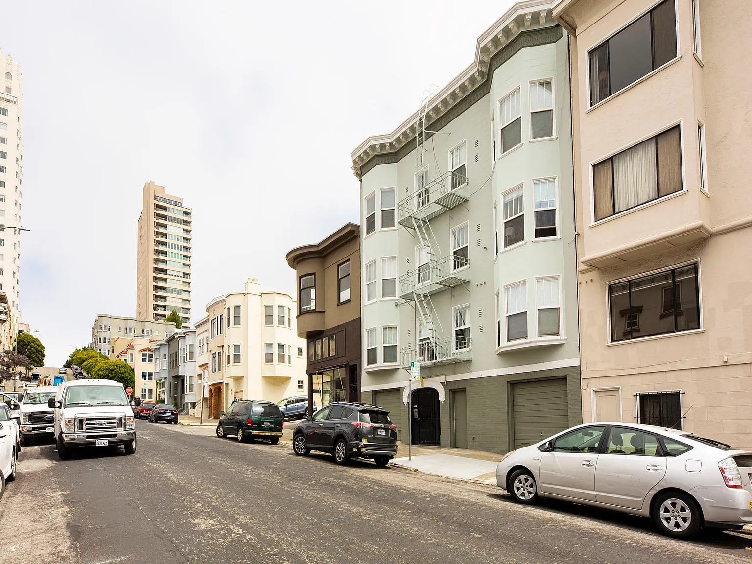 1720 Leavenworth — Photo 4