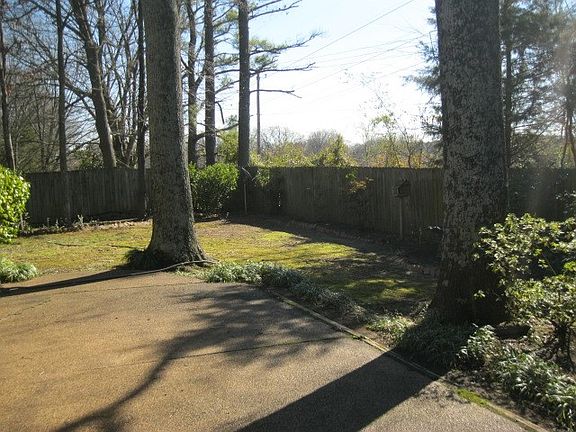 3rd image of 8401 Rembrook Dr