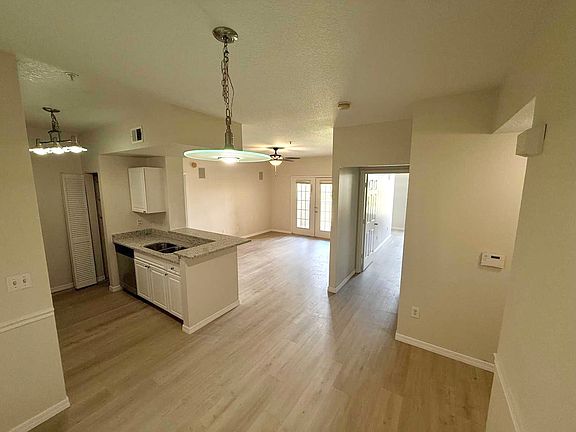 5th image of 2001 Tizewell Cir #1-1-1517