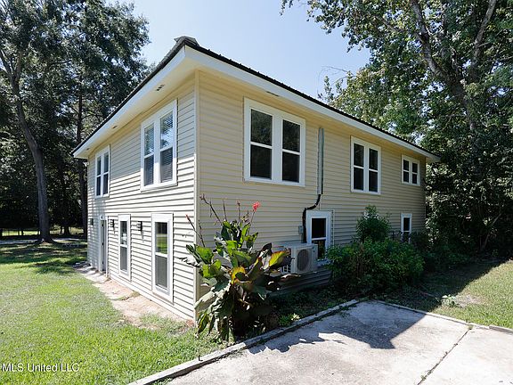 4th image of 612 S 4th St