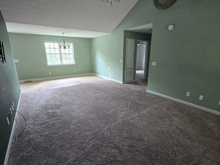 180 Dogwood Ave — Photo 4