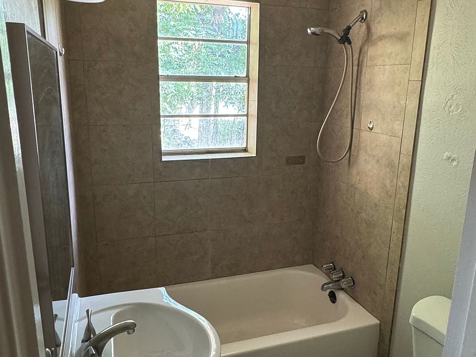 2nd image of 303 N Jefferson St