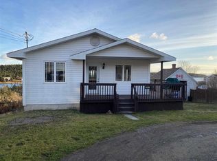 7327 Main St, Louisbourg, NS B1C1P6