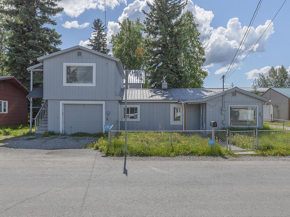 1st image of 915 16th Ave