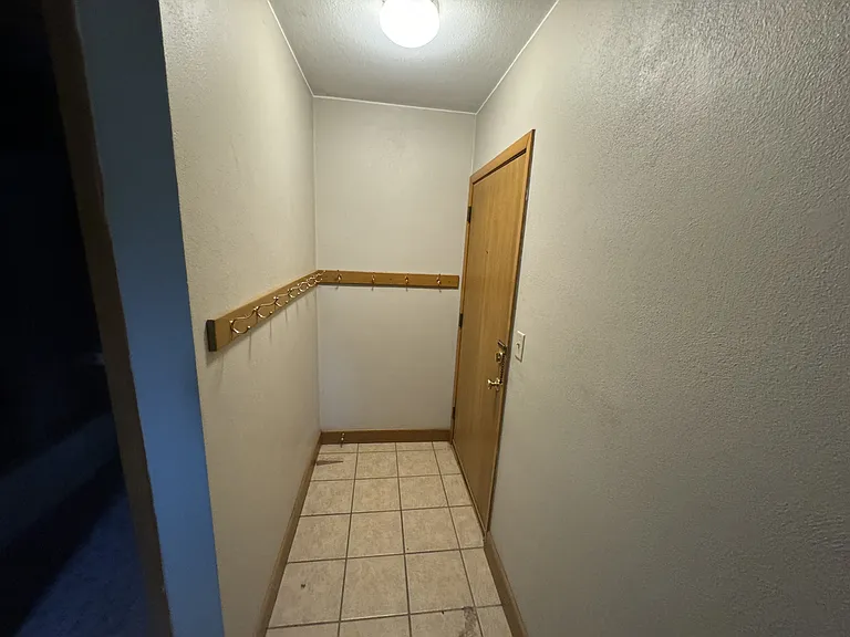 1547 Wynne Ave #8 — Photo 12