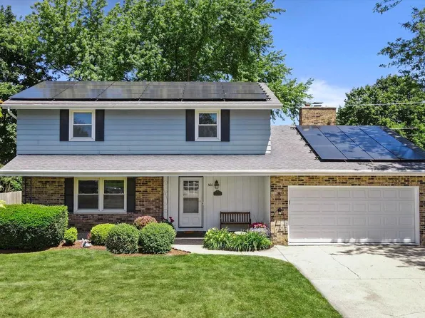 566 Fairview DRIVE, Hartford, WI 53027