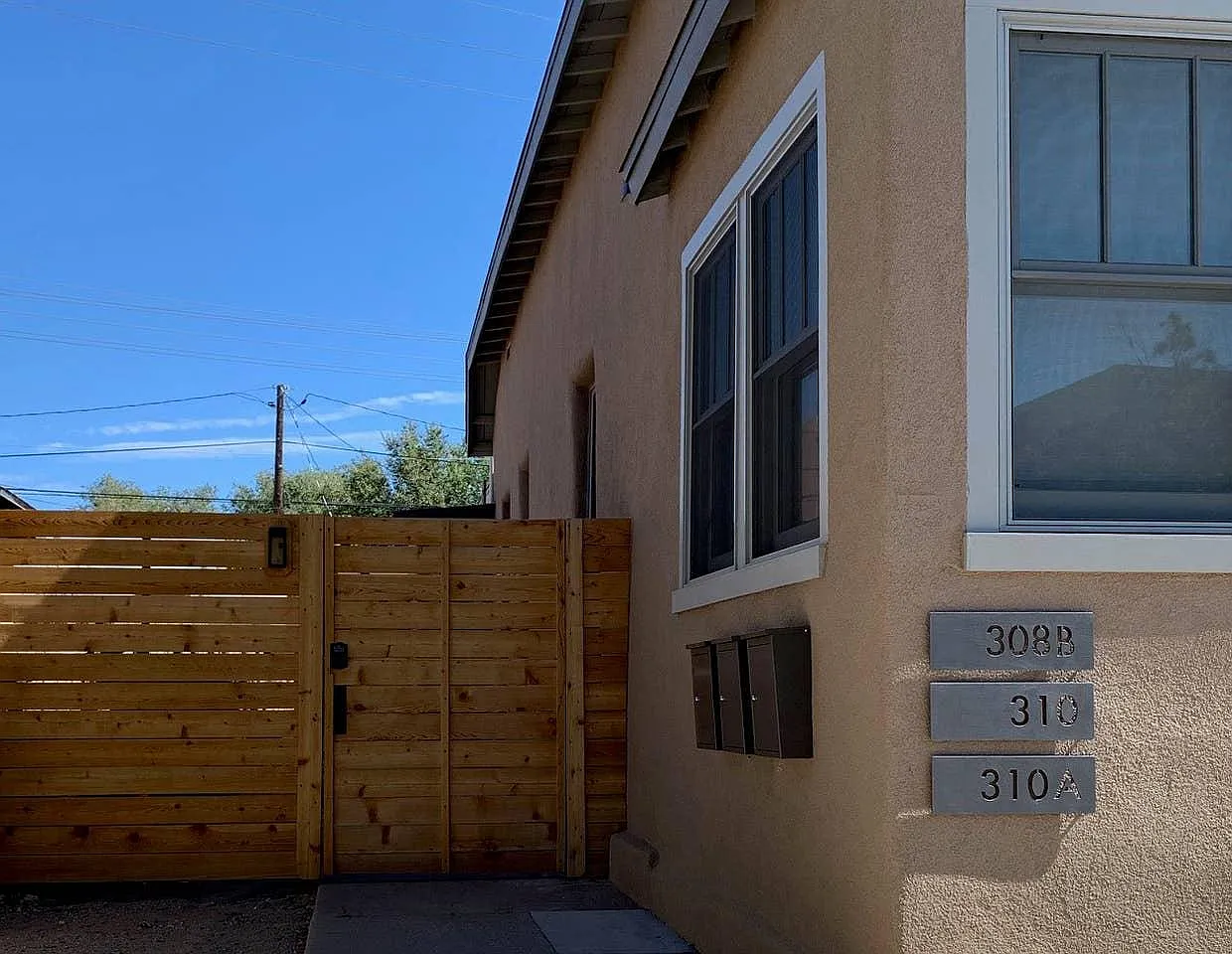 310 Arno St NE — Photo 2