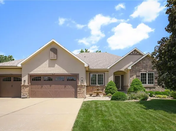 2916 SW Lewis Dr, Lees Summit, MO 64081