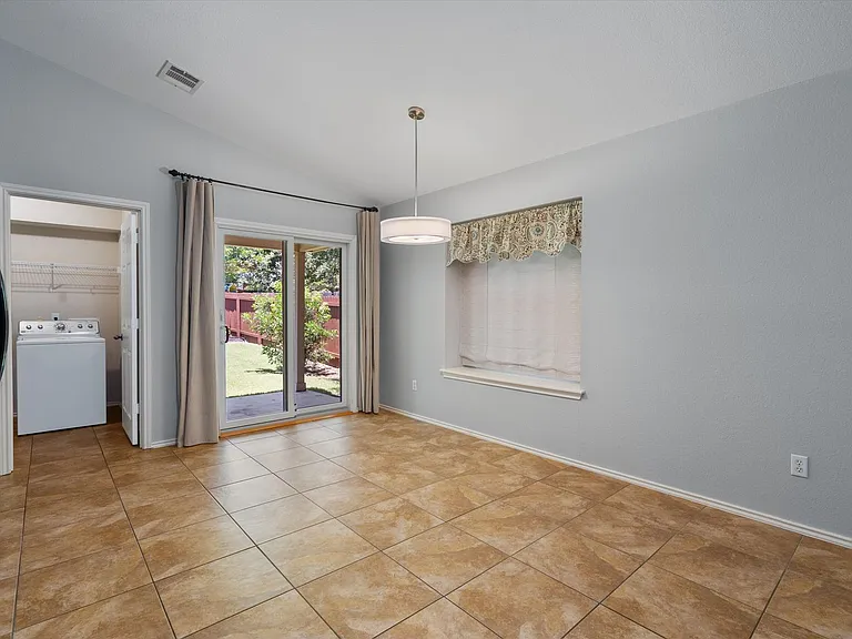 2304 Jesse Owens Dr — Photo 26
