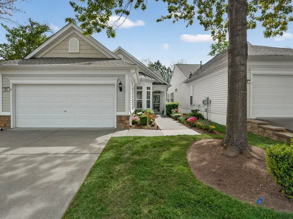 302 Fenmore Pl, Cary, NC 27519