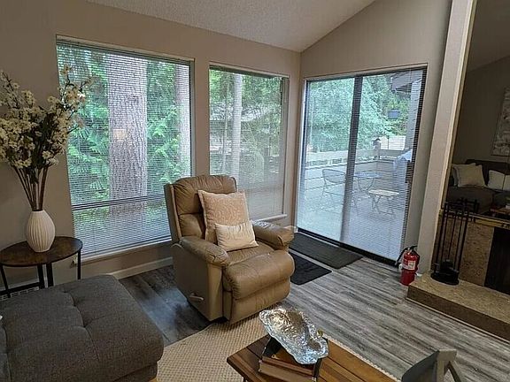 4th image of 19115 Ballinger Way NE APT 203