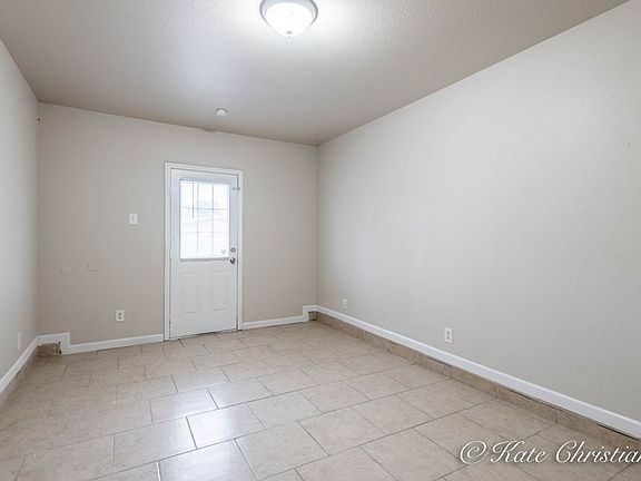 5th image of 3624 Redbud Ave