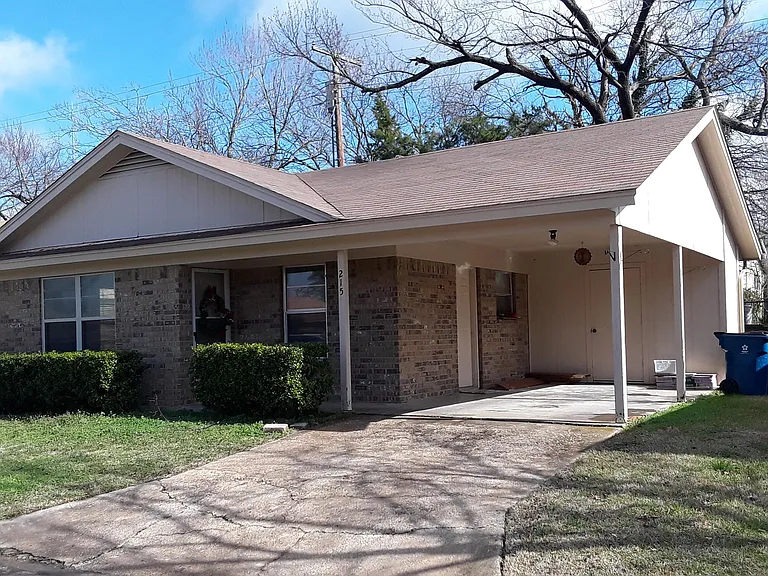 215 Fireside Village Dr — Photo 2