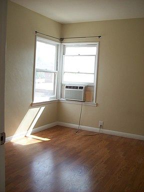 5th image of 3009 Brighton Ave