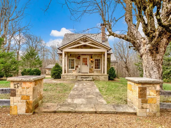 15 Oklahoma Ave, Sewanee, TN 37375