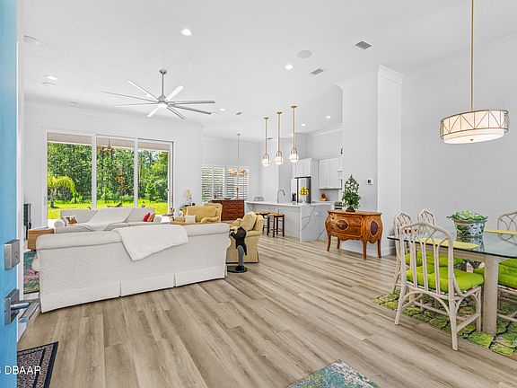 4th image of 14 Deerfield Ct