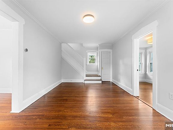 4th image of 177 W Pierrepont Ave