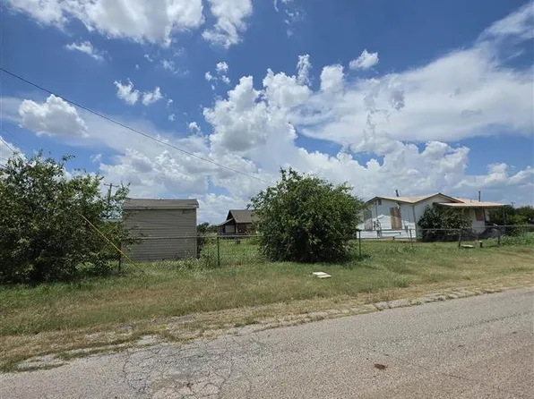 2002 Charles Whitlow Ave, Lawton, OK 73501