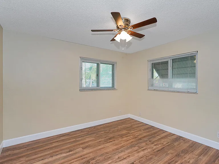2716 SW 46th St #1 — Photo 13