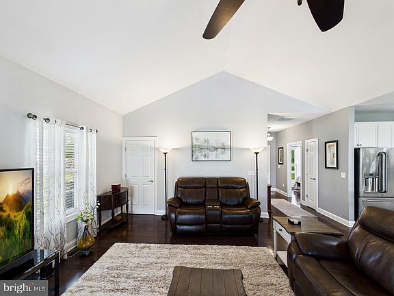5th image of 22557 Hartschorn Dr