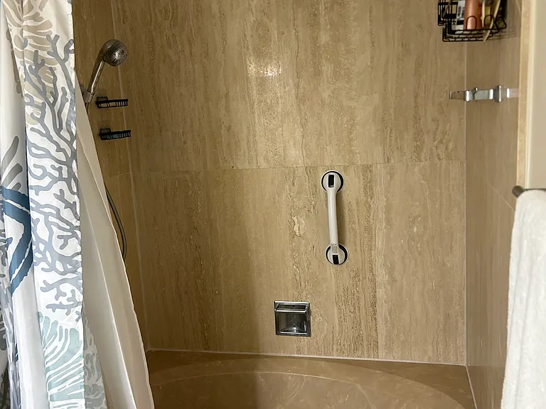 1201 S Ocean Dr — Photo 16