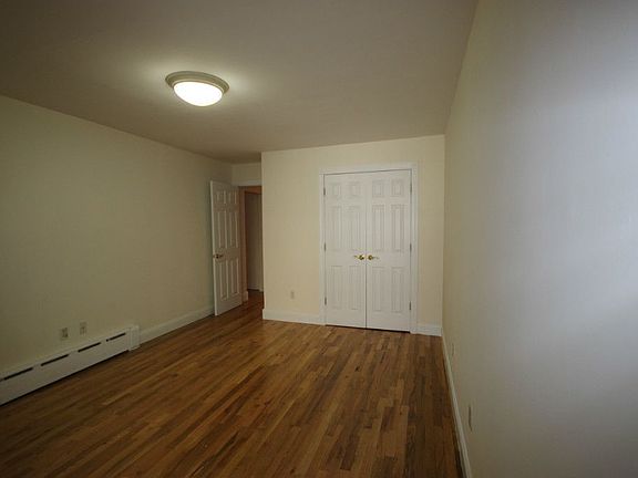 5th image of 525 W 49th St APT 1E