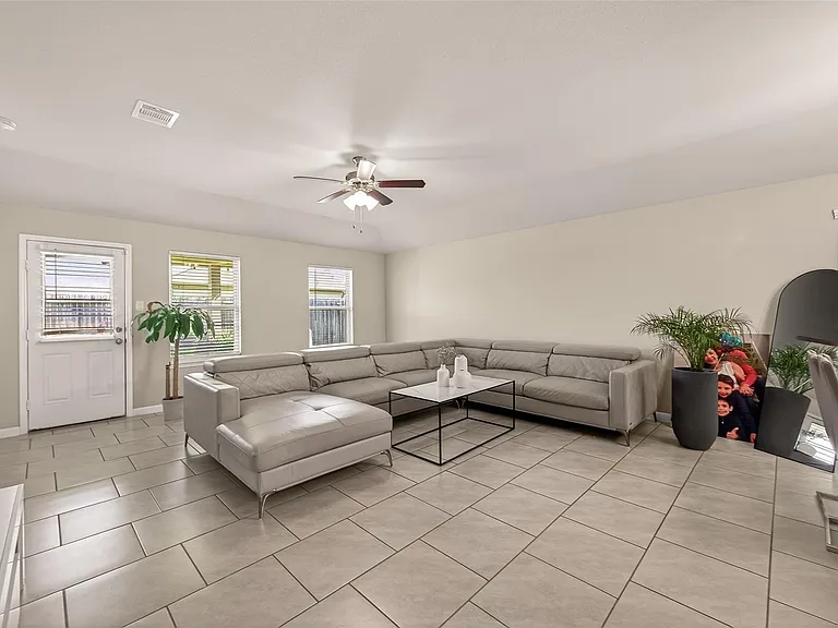 18306 Pelham Hollow Trl — Photo 9