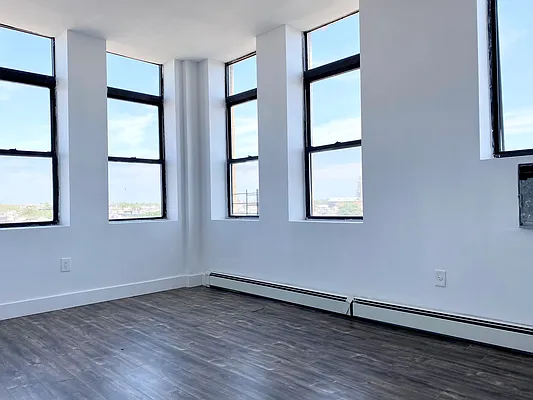 Rented by Purple Stone Realty LLC | media 2