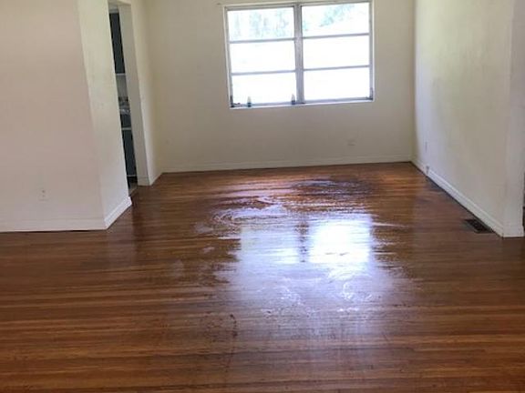 3rd image of 630 Winston Dr