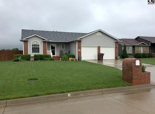 604 S Thunderbird St, McPherson, KS 67460