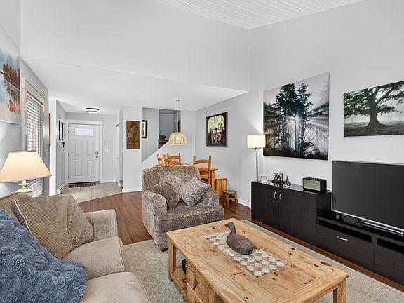 4th image of 6109 Greenside Dr W