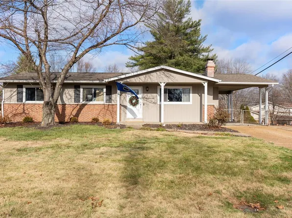 221 Windcliffe Dr, Ballwin, MO 63021