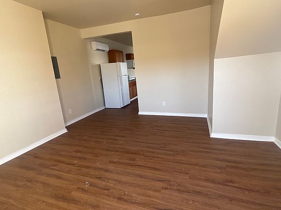3rd image of 1006 High Pearl St #1B
