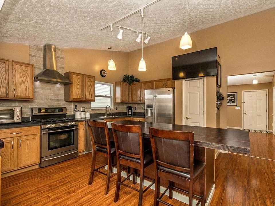 1st image of 6915 Idlelea Dr