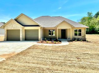 48 Vaughn Ave, Killen, AL 35645