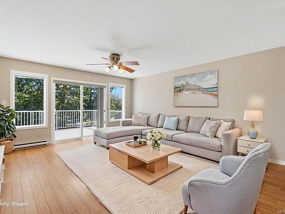 3rd image of 900 Georgia Ave