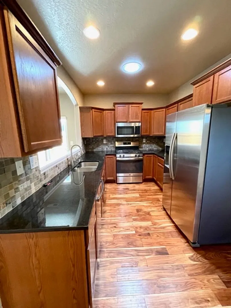 Newer home in a great subdivision near Pine Nursery! — Photo 4