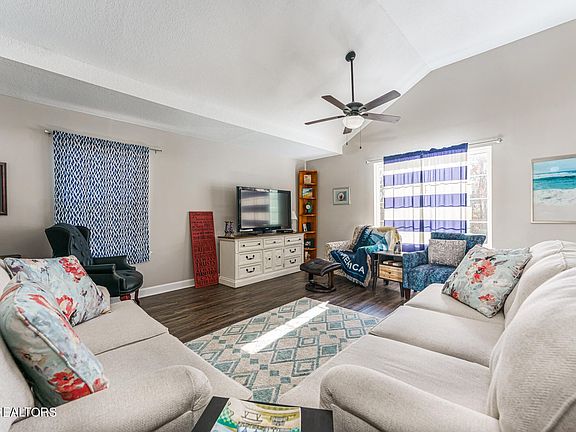 3rd image of 2318 Arch Rock Dr