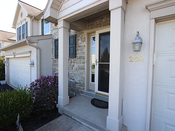 4th image of 204 S Brookefield Ln