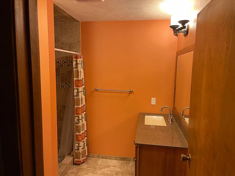 144 Acorn Dr — Photo 35