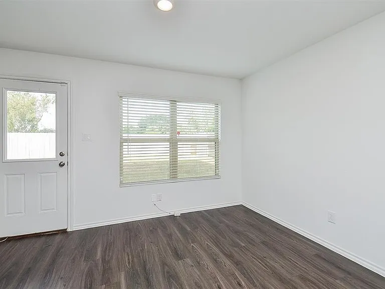 5434 Logan Dale Dr — Photo 8