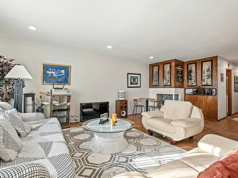 611 Blanken Ave — Photo 2
