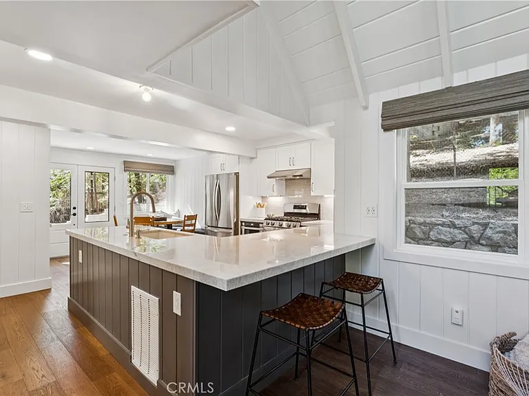 278 Terrace Rd — Photo 9
