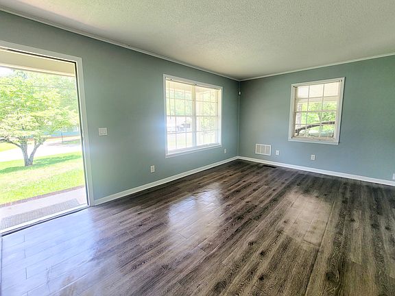 4th image of 4831 Kings Ct
