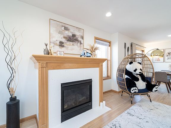 5th image of 719 Cricket Ln Unit 6