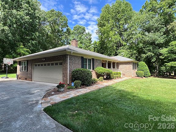 3rd image of 239 Hickory Lane Dr