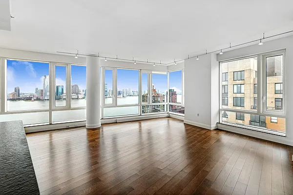 Rented by Compass | media 13