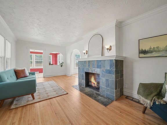 4th image of 1407 Strong Ave